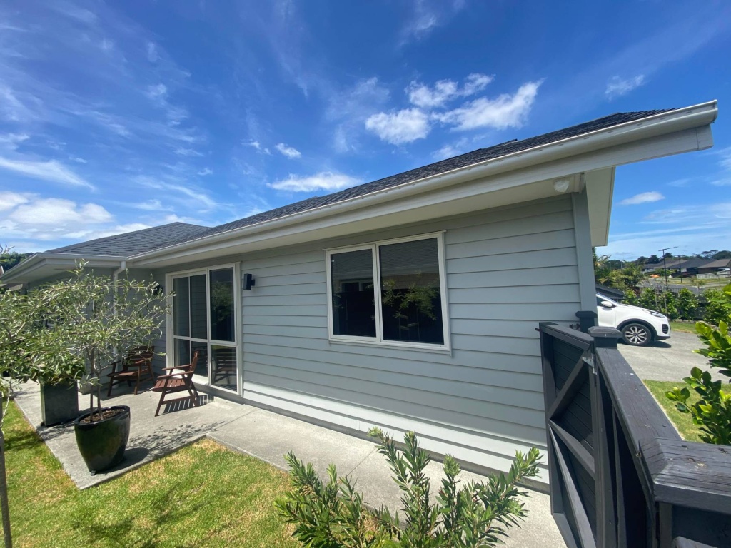 Kumue Modern weatherboard Home